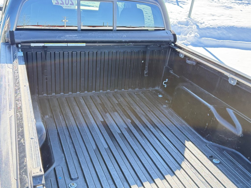 Toyota Tacoma D-CAB SR5 / PEA 28-10-26=100KM / MARCHEPIEDS / TOILE / 2022 à Thetford Mines, Québec - 67 - w1024h768px