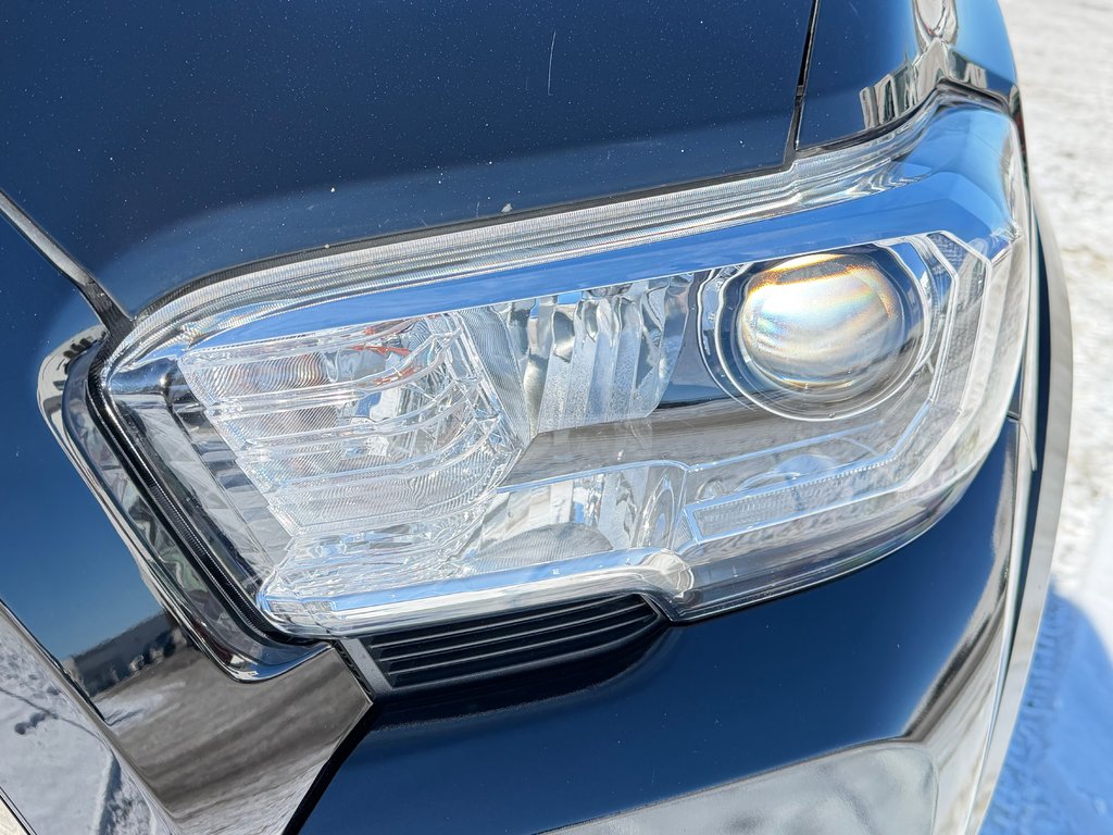 Toyota Tacoma D-CAB SR5 / PEA 28-10-26=100KM / MARCHEPIEDS / TOILE / 2022 à Thetford Mines, Québec - 10 - w1024h768px