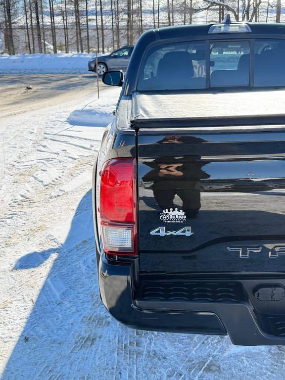 Toyota Tacoma D-CAB SR5 / PEA 28-10-26=100KM / MARCHEPIEDS / TOILE / 2022 à Thetford Mines, Québec - 20 - w1024h768px