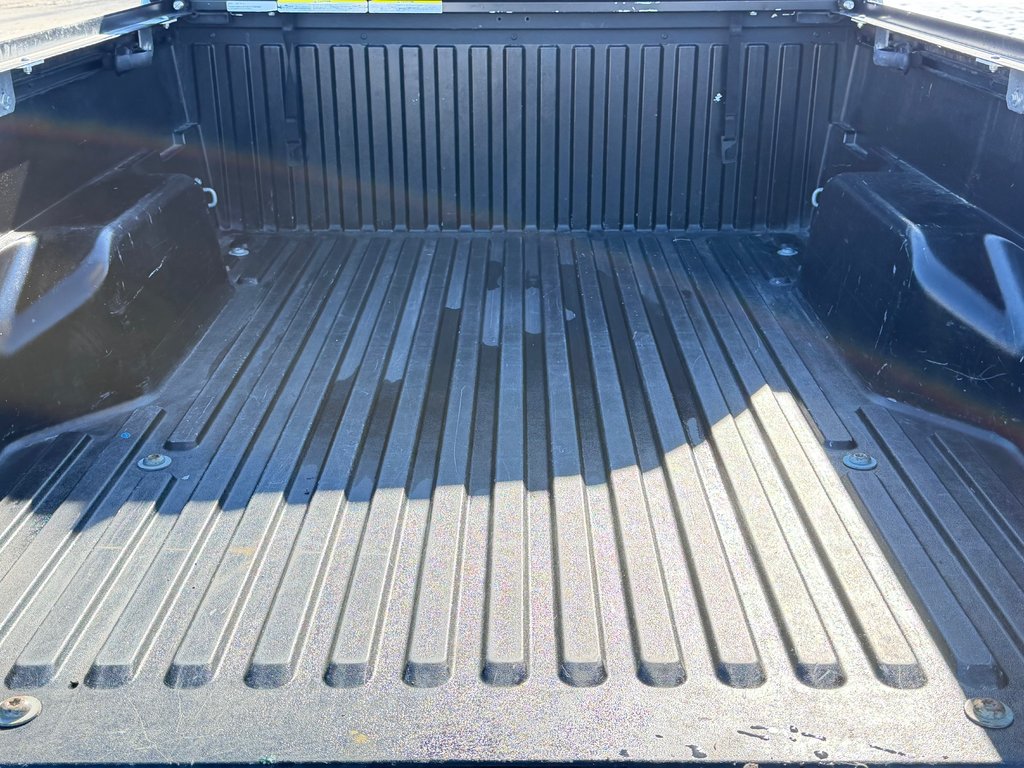 Toyota Tacoma D-CAB SR5 / PEA 28-10-26=100KM / MARCHEPIEDS / TOILE / 2022 à Thetford Mines, Québec - 68 - w1024h768px