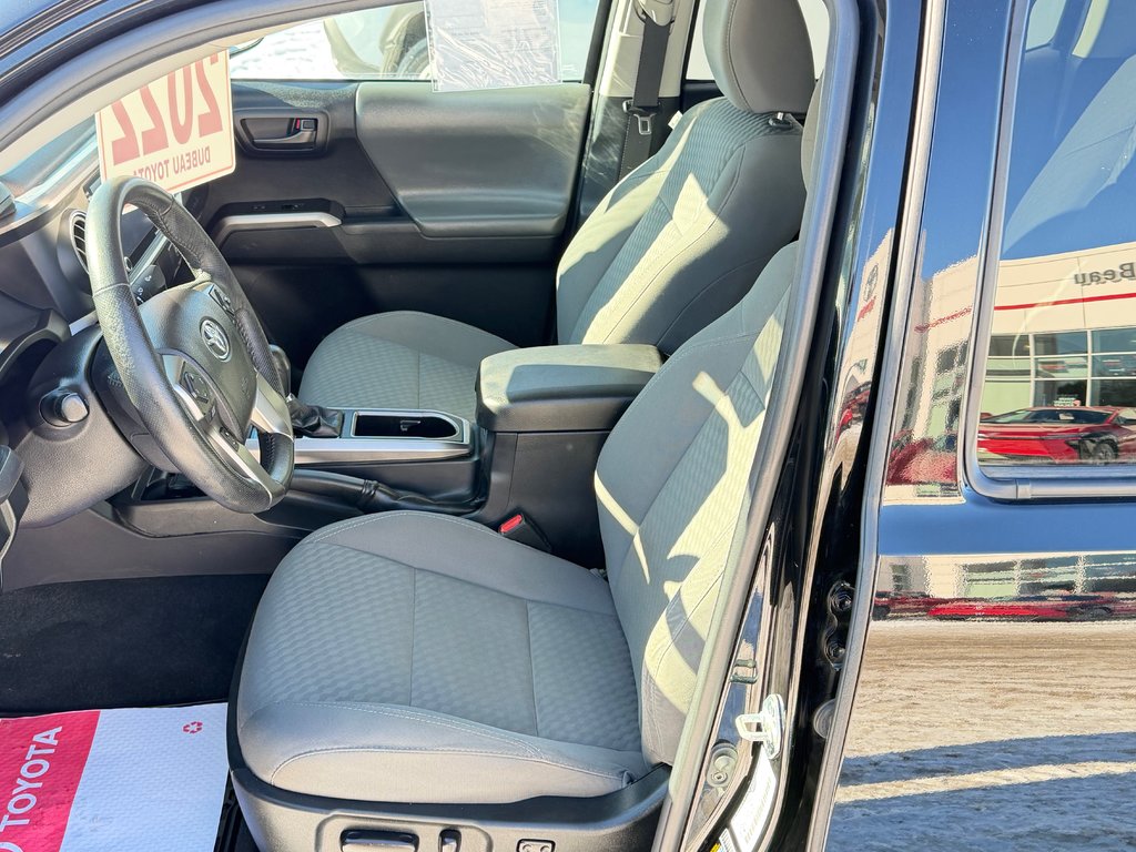 Toyota Tacoma D-CAB SR5 / PEA 28-10-26=100KM / MARCHEPIEDS / TOILE / 2022 à Thetford Mines, Québec - 28 - w1024h768px