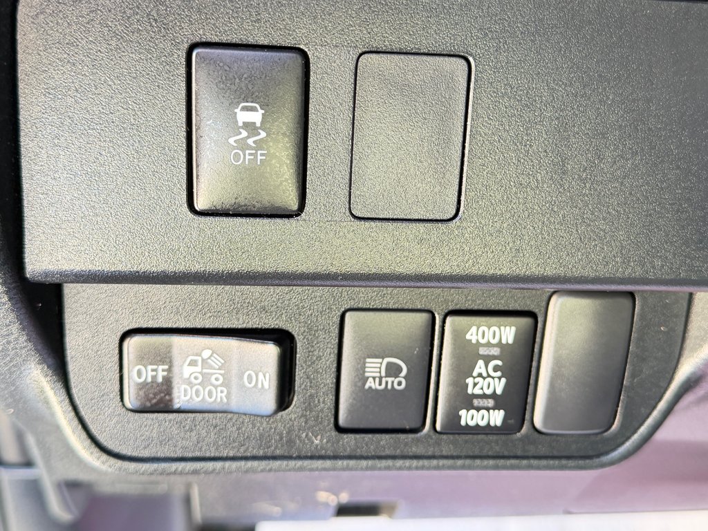 Toyota Tacoma D-CAB SR5 / PEA 28-10-26=100KM / MARCHEPIEDS / TOILE / 2022 à Thetford Mines, Québec - 31 - w1024h768px