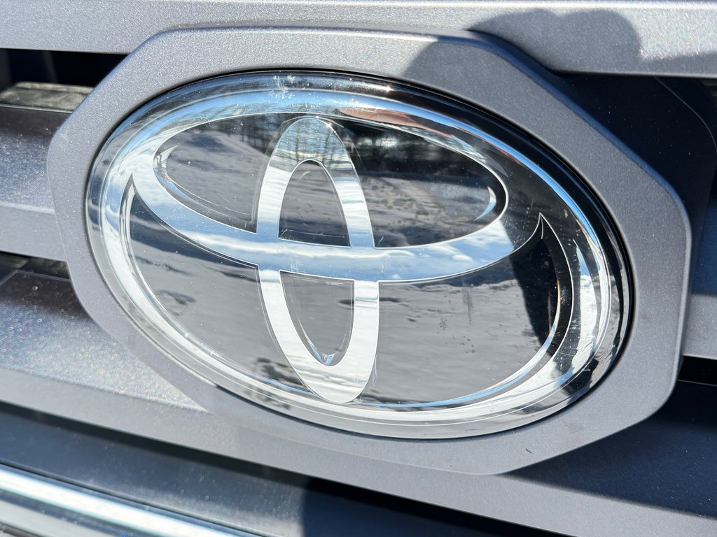 Toyota Tacoma D-CAB SR5 / PEA 28-10-26=100KM / MARCHEPIEDS / TOILE / 2022 à Thetford Mines, Québec - 12 - w1024h768px