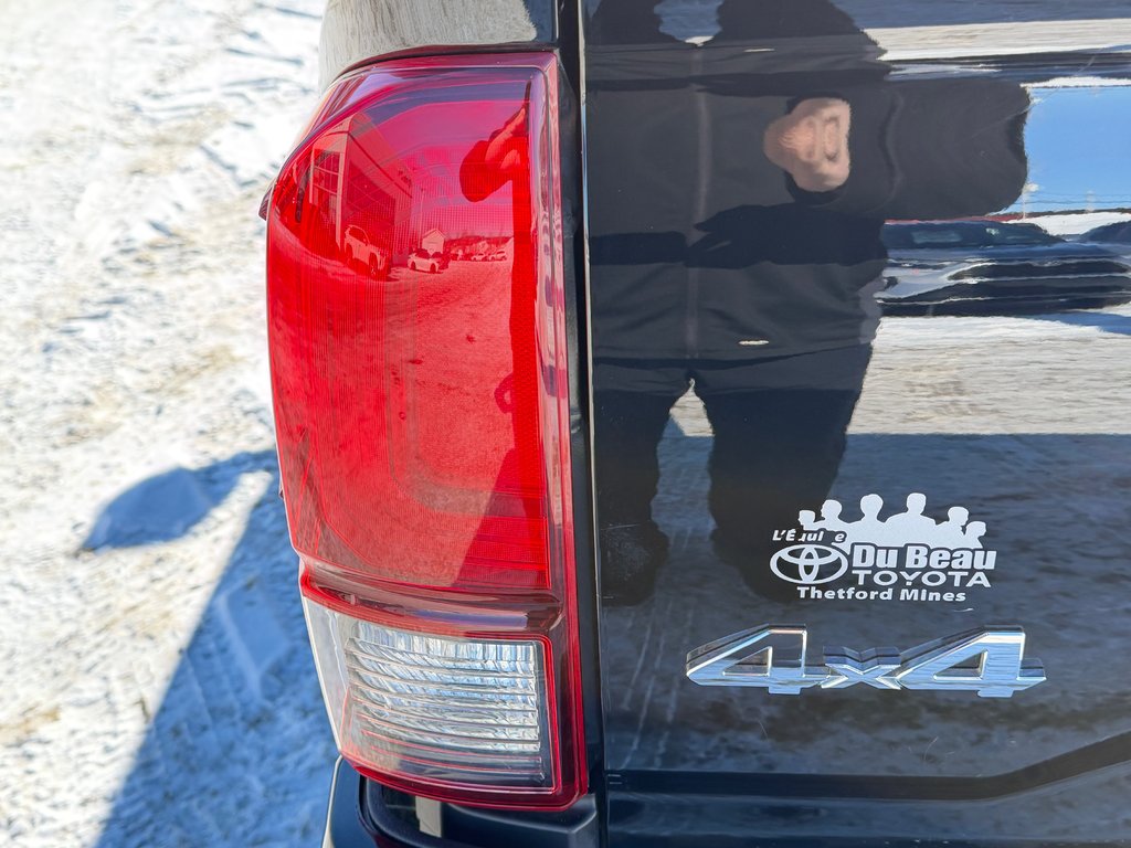 Toyota Tacoma D-CAB SR5 / PEA 28-10-26=100KM / MARCHEPIEDS / TOILE / 2022 à Thetford Mines, Québec - 21 - w1024h768px