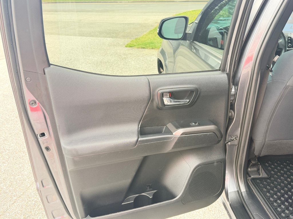 Toyota Tacoma D-CAB / TRD SPORT / 79.950KM / BEAU CAMION !! / 2022 à Thetford Mines, Québec - 44 - w1024h768px