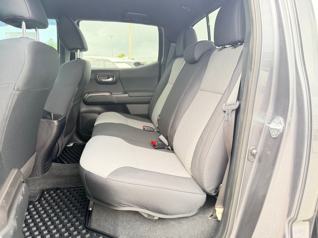 Toyota Tacoma D-CAB / TRD SPORT / 79.950KM / BEAU CAMION !! / 2022 à Thetford Mines, Québec - 46 - w1024h768px