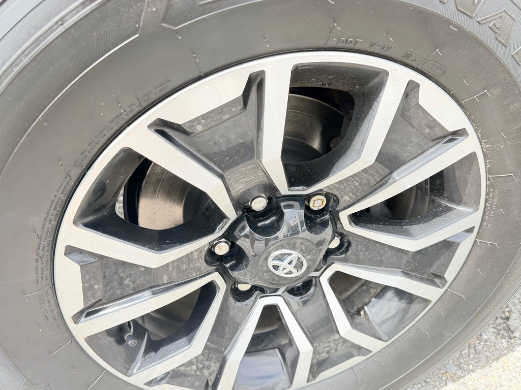 Toyota Tacoma D-CAB / TRD SPORT / 79.950KM / BEAU CAMION !! / 2022 à Thetford Mines, Québec - 16 - w1024h768px