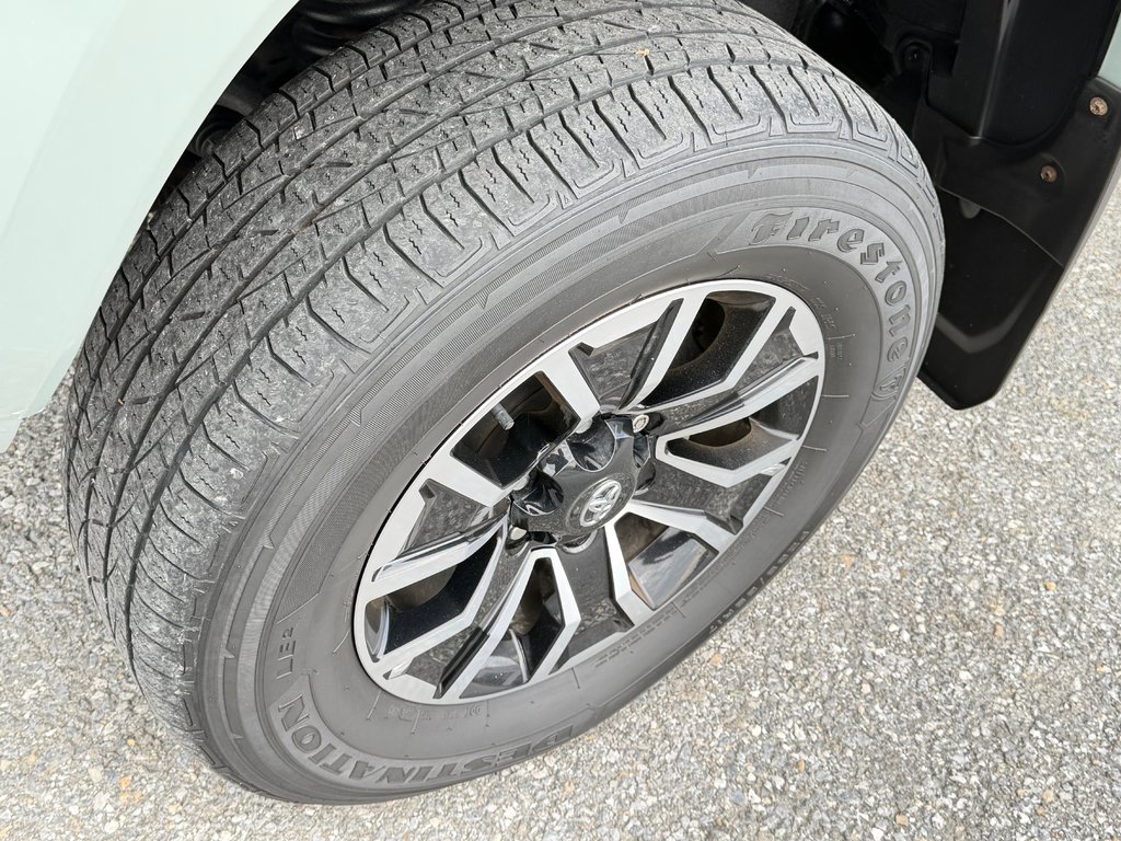 Toyota Tacoma D-CAB TRD SPORT PREMIUM 4X4 / MANUELLE WOW !! / 2022 à Thetford Mines, Québec - 14 - w1024h768px