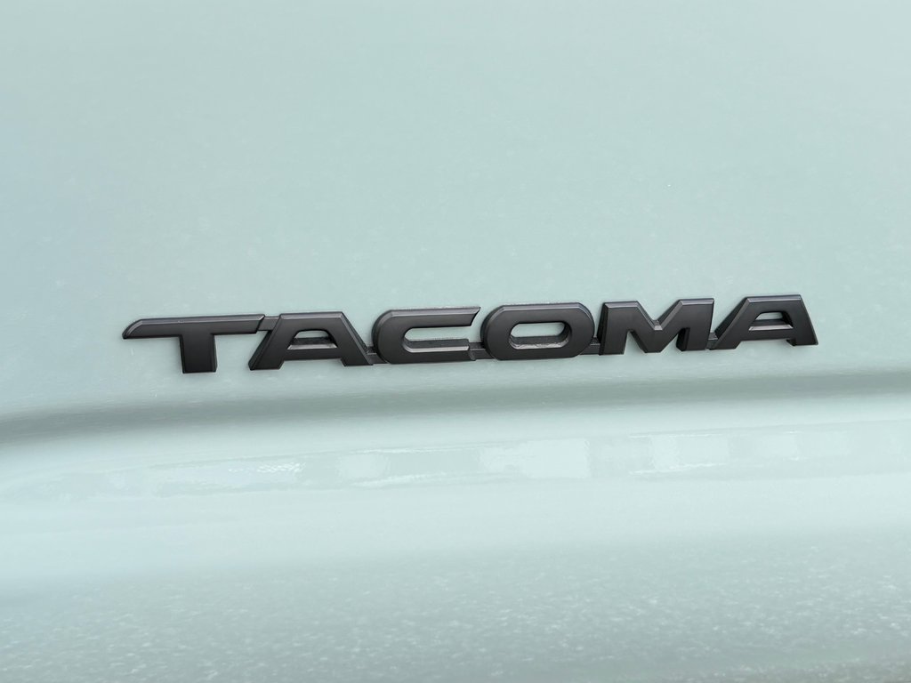 Toyota Tacoma D-CAB TRD SPORT PREMIUM 4X4 / MANUELLE WOW !! / 2022 à Thetford Mines, Québec - 18 - w1024h768px