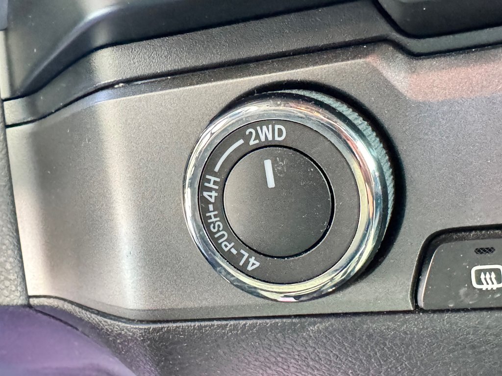 2023 Toyota Tacoma TRD OFFROAD MANUELLE / GPS / PNEUS NEUFS / TOILE / in Thetford Mines, Quebec - 51 - w1024h768px