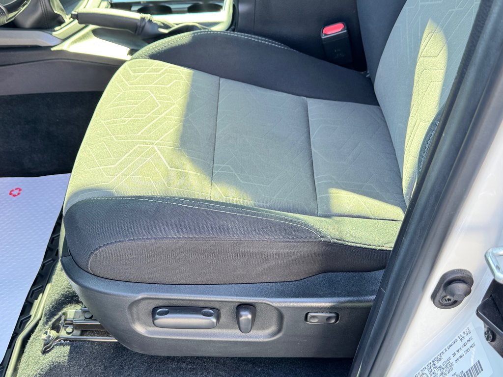 2023 Toyota Tacoma TRD OFFROAD MANUELLE / GPS / PNEUS NEUFS / TOILE / in Thetford Mines, Quebec - 34 - w1024h768px