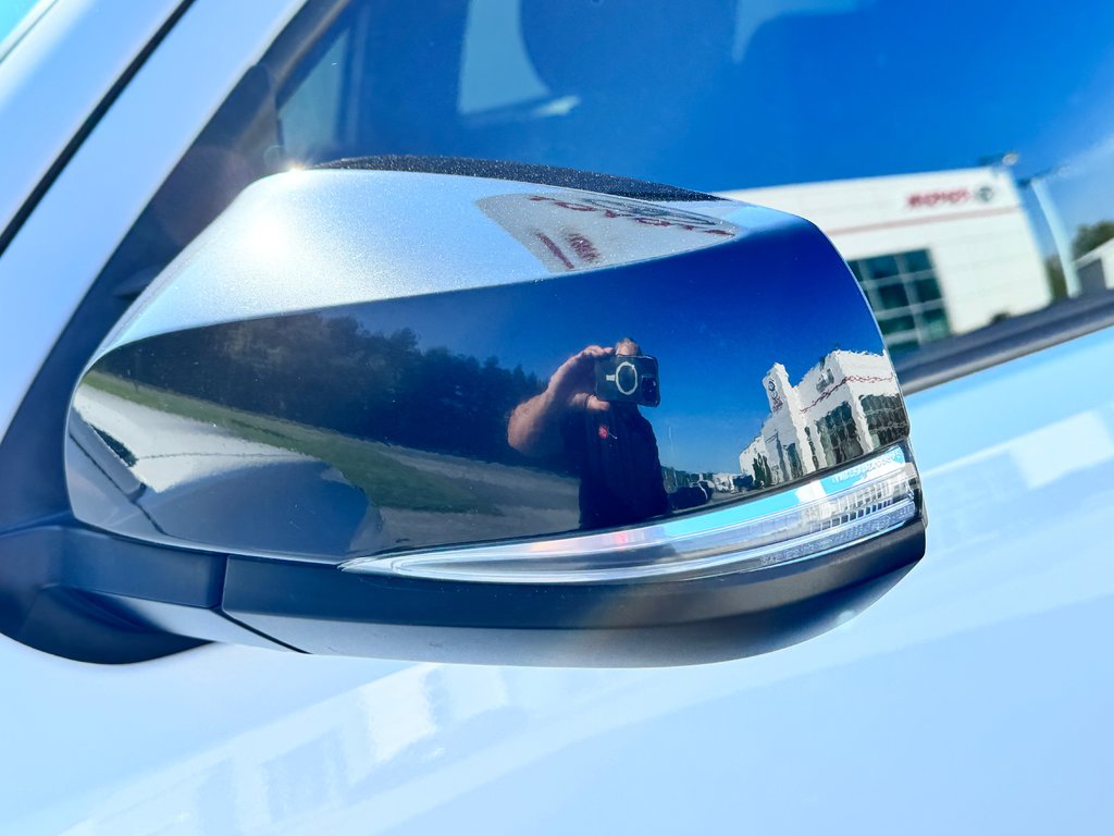 2023 Toyota Tacoma TRD OFFROAD MANUELLE / GPS / PNEUS NEUFS / TOILE / in Thetford Mines, Quebec - 19 - w1024h768px