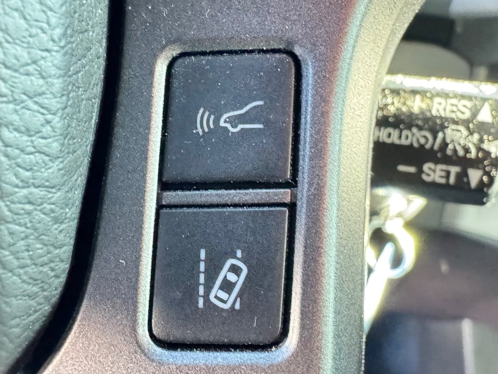 2023 Toyota Tacoma TRD OFFROAD MANUELLE / GPS / PNEUS NEUFS / TOILE / in Thetford Mines, Quebec - 42 - w1024h768px