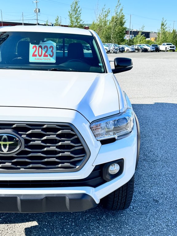 2023 Toyota Tacoma TRD OFFROAD MANUELLE / GPS / PNEUS NEUFS / TOILE / in Thetford Mines, Quebec - 9 - w1024h768px