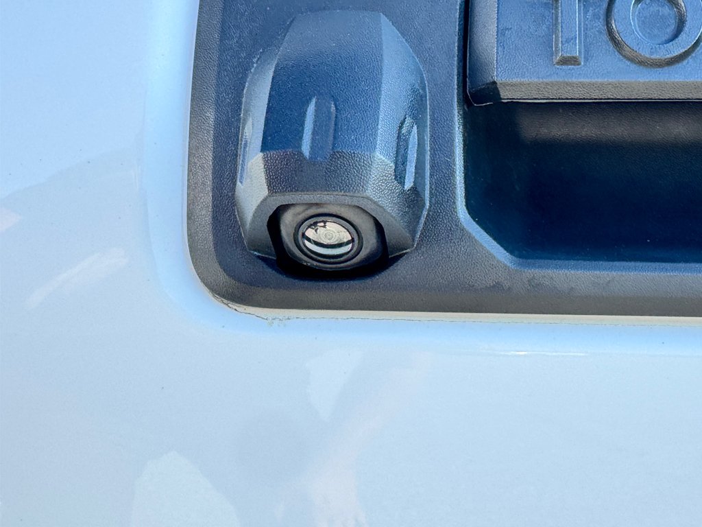2023 Toyota Tacoma TRD OFFROAD MANUELLE / GPS / PNEUS NEUFS / TOILE / in Thetford Mines, Quebec - 24 - w1024h768px
