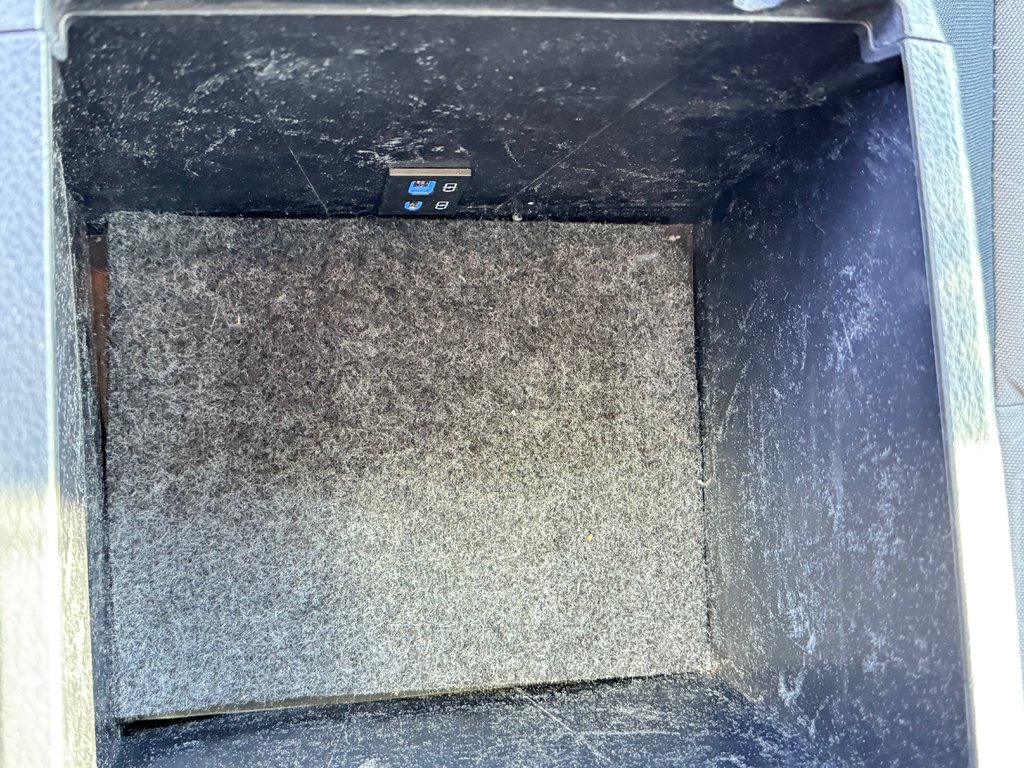2023 Toyota Tacoma TRD OFFROAD MANUELLE / GPS / PNEUS NEUFS / TOILE / in Thetford Mines, Quebec - 58 - w1024h768px