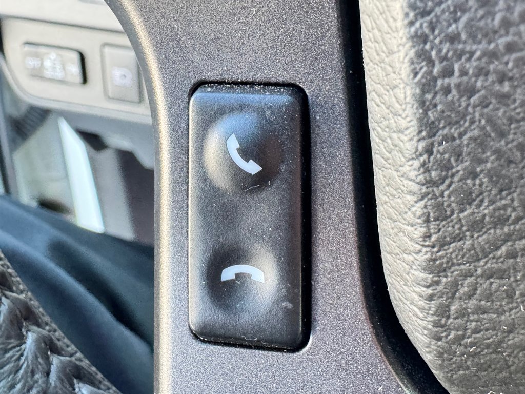 2023 Toyota Tacoma TRD OFFROAD MANUELLE / GPS / PNEUS NEUFS / TOILE / in Thetford Mines, Quebec - 39 - w1024h768px