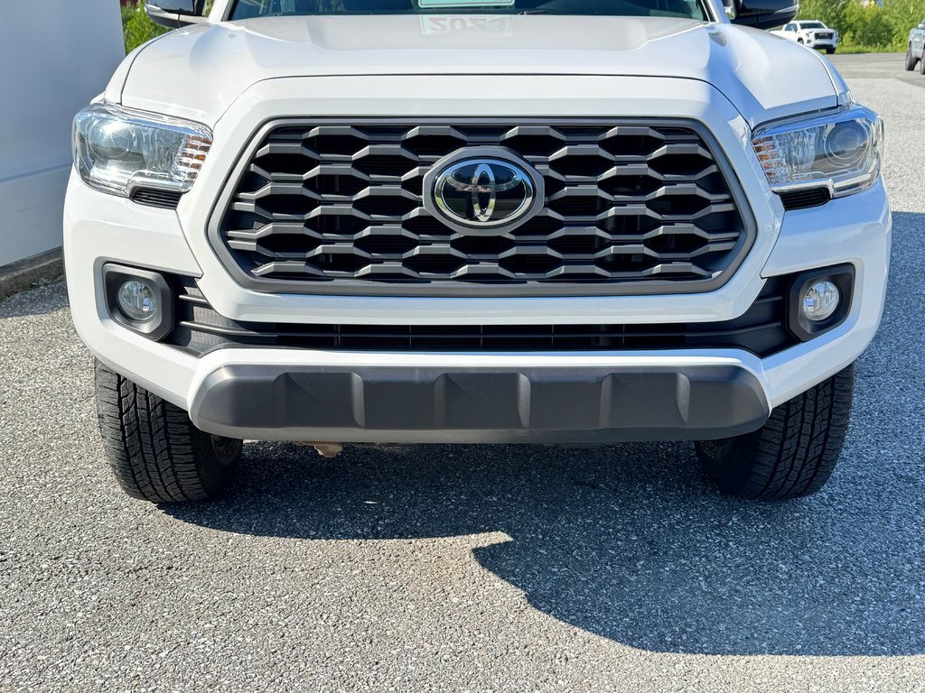 2023 Toyota Tacoma TRD OFFROAD MANUELLE / GPS / PNEUS NEUFS / TOILE / in Thetford Mines, Quebec - 14 - w1024h768px