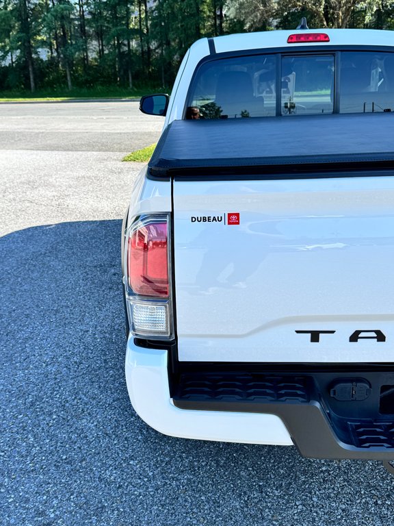 2023 Toyota Tacoma TRD OFFROAD MANUELLE / GPS / PNEUS NEUFS / TOILE / in Thetford Mines, Quebec - 22 - w1024h768px