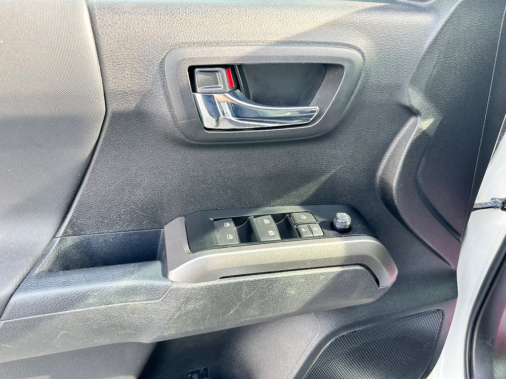 2023 Toyota Tacoma TRD SPORT / 19.500KM WOW !!! / A QUI LA CHANCE ? / in Thetford Mines, Quebec - 34 - w1024h768px