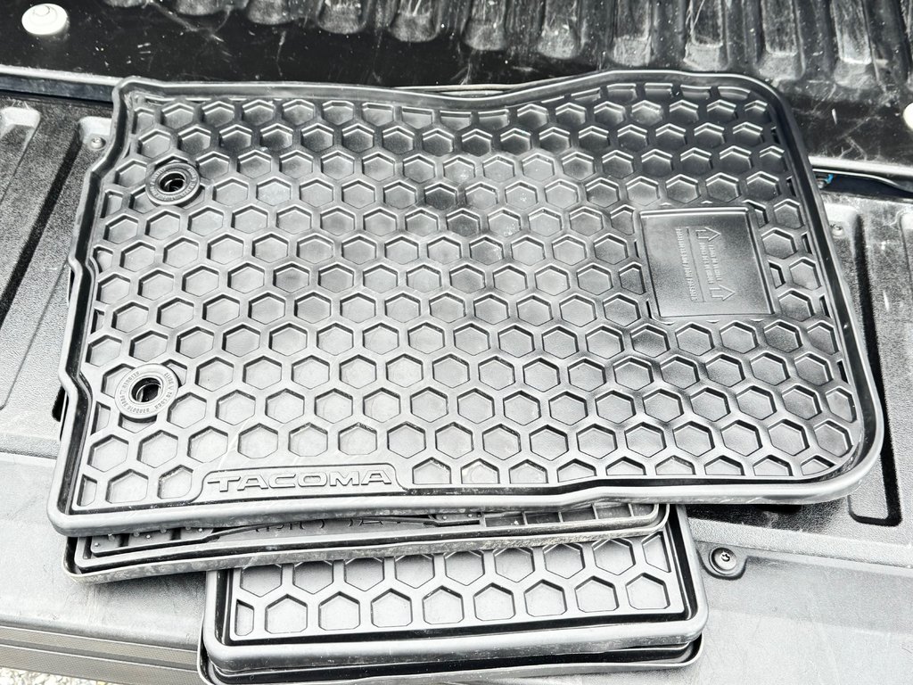 Toyota Tacoma AUTOM / TRD OFF ROAD / CRAWL / TRÈS BAS KILOS / PEA 18-04-28=100km / 2023 à Thetford Mines, Québec - 74 - w1024h768px