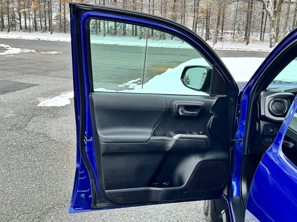 Toyota Tacoma AUTOM / TRD OFF ROAD / CRAWL / TRÈS BAS KILOS / PEA 18-04-28=100km / 2023 à Thetford Mines, Québec - 32 - w1024h768px