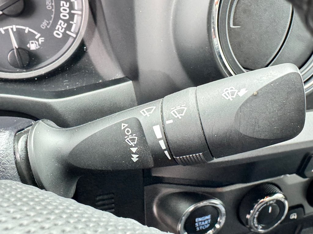 Toyota Tacoma AUTOM / TRD OFF ROAD / CRAWL / TRÈS BAS KILOS / PEA 18-04-28=100km / 2023 à Thetford Mines, Québec - 48 - w1024h768px