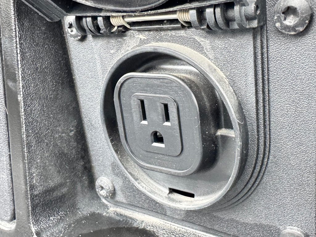 Toyota Tacoma AUTOM / TRD OFF ROAD / CRAWL / TRÈS BAS KILOS / PEA 18-04-28=100km / 2023 à Thetford Mines, Québec - 78 - w1024h768px