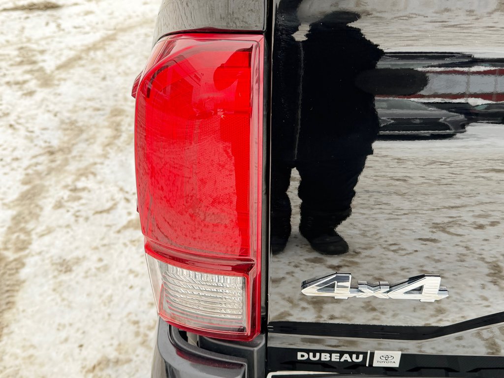 2023 Toyota Tacoma D-CAB SR5 4X4 / 36.000KM WOW / BCP ACCESSOIRES / in Thetford Mines, Quebec - 22 - w1024h768px