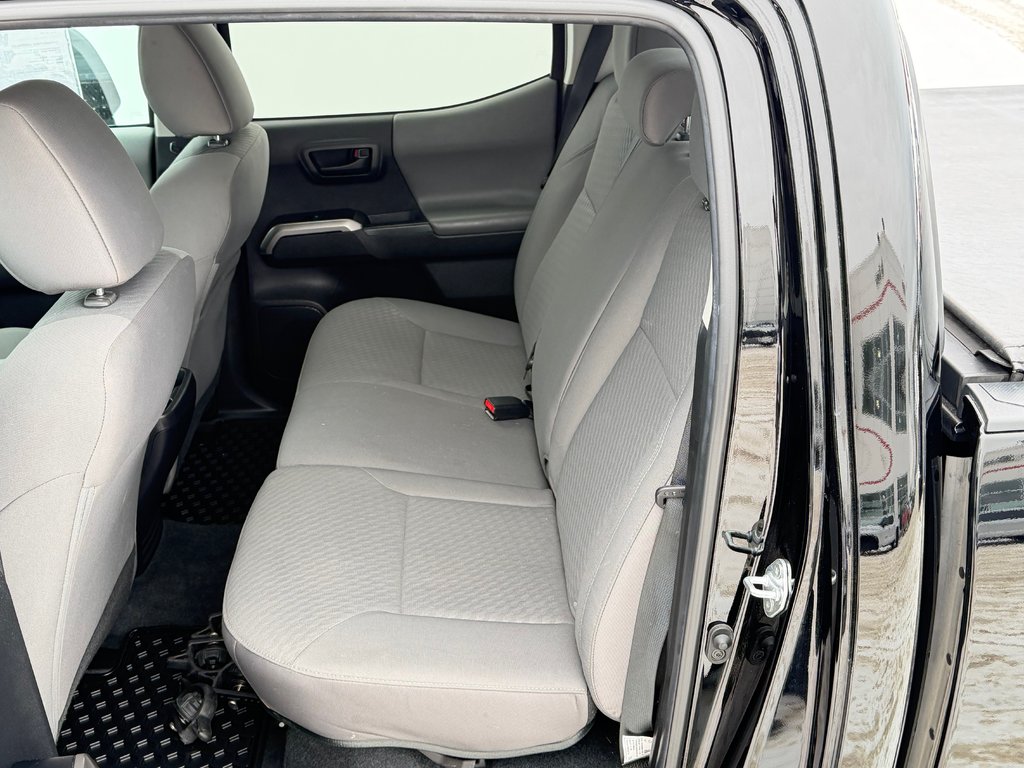 2023 Toyota Tacoma D-CAB SR5 4X4 / 36.000KM WOW / BCP ACCESSOIRES / in Thetford Mines, Quebec - 59 - w1024h768px