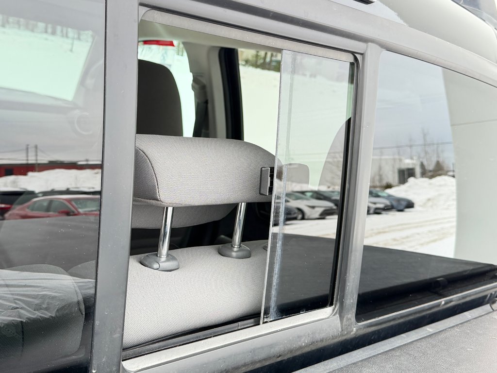 2023 Toyota Tacoma D-CAB SR5 4X4 / 36.000KM WOW / BCP ACCESSOIRES / in Thetford Mines, Quebec - 63 - w1024h768px