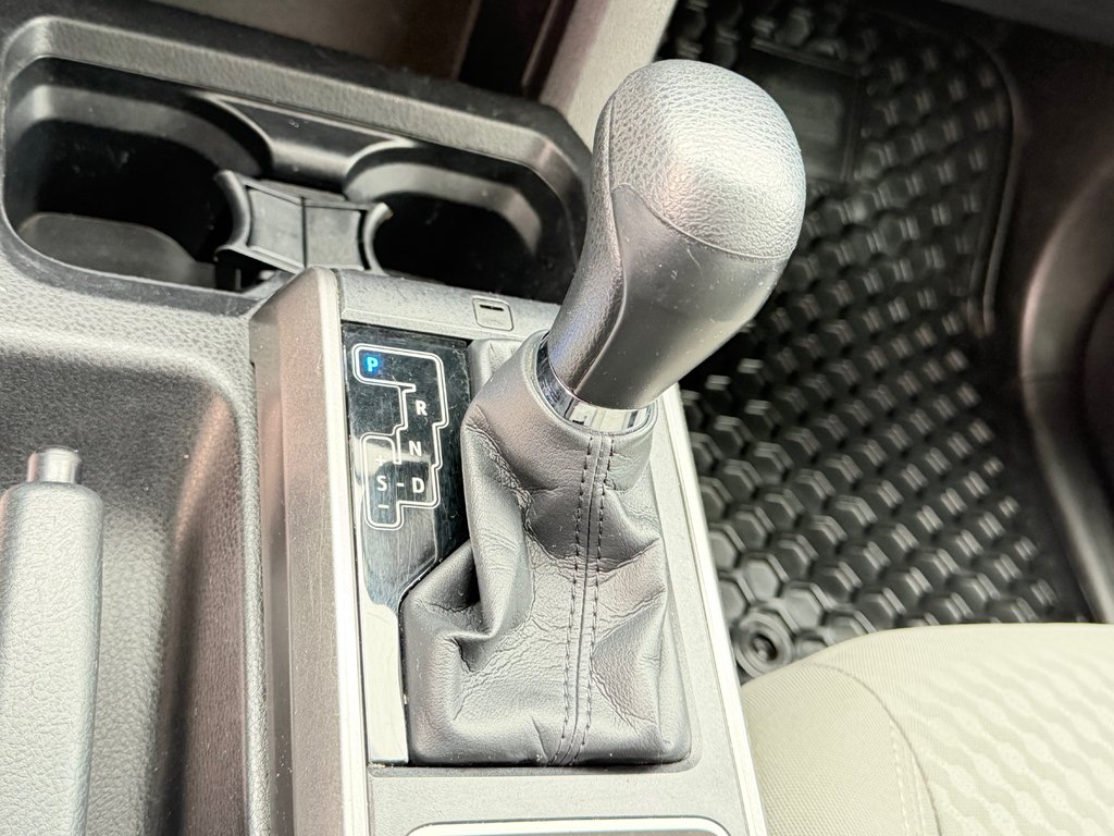 2023 Toyota Tacoma D-CAB SR5 4X4 / 36.000KM WOW / BCP ACCESSOIRES / in Thetford Mines, Quebec - 50 - w1024h768px