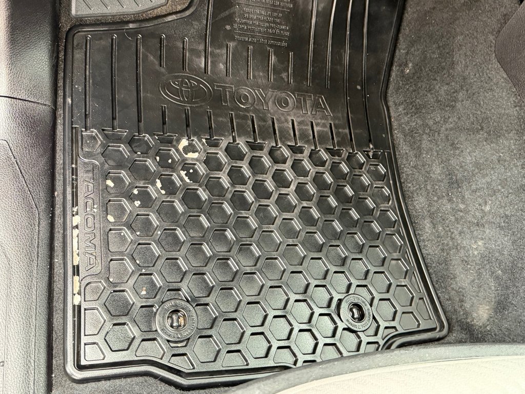 2023 Toyota Tacoma D-CAB SR5 4X4 / 36.000KM WOW / BCP ACCESSOIRES / in Thetford Mines, Quebec - 36 - w1024h768px