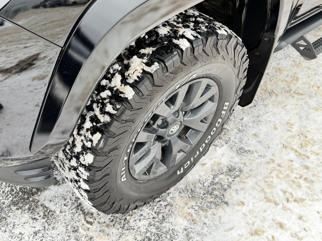 2023 Toyota Tacoma D-CAB SR5 4X4 / 36.000KM WOW / BCP ACCESSOIRES / in Thetford Mines, Quebec - 14 - w1024h768px