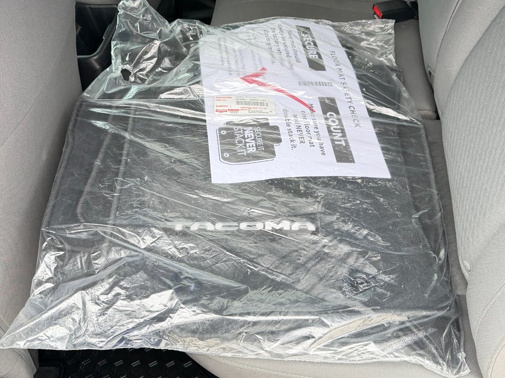 2023 Toyota Tacoma D-CAB SR5 4X4 / 36.000KM WOW / BCP ACCESSOIRES / in Thetford Mines, Quebec - 64 - w1024h768px