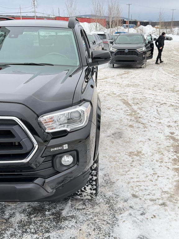 2023 Toyota Tacoma D-CAB SR5 4X4 / 36.000KM WOW / BCP ACCESSOIRES / in Thetford Mines, Quebec - 9 - w1024h768px