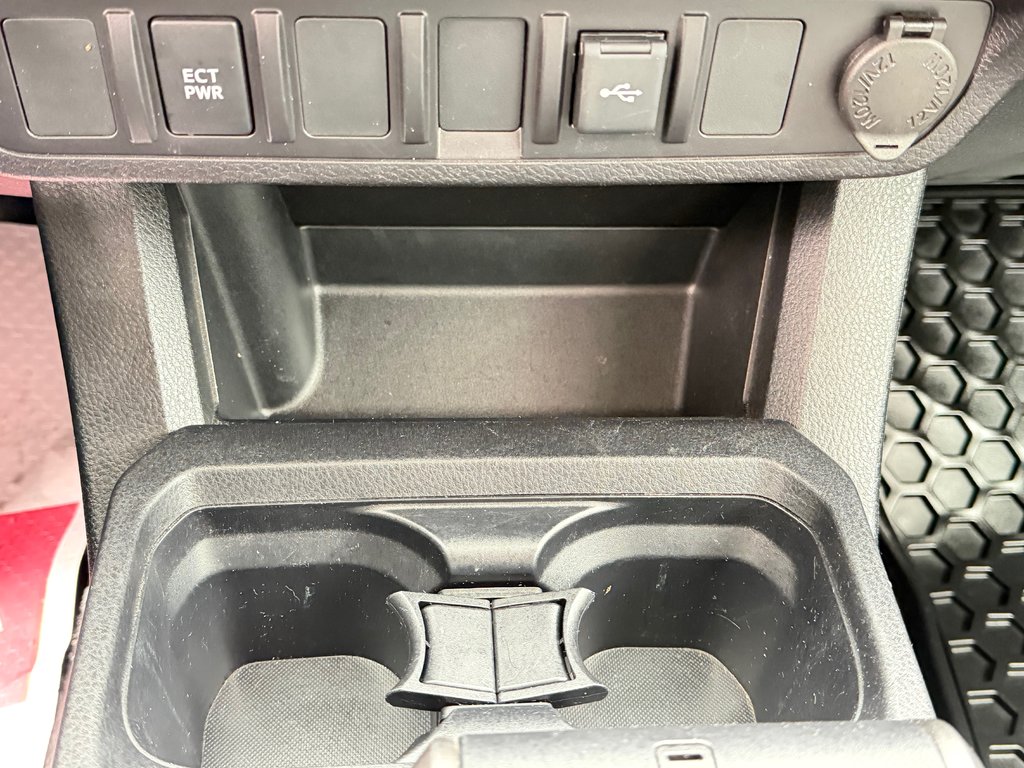 2023 Toyota Tacoma D-CAB SR5 4X4 / 36.000KM WOW / BCP ACCESSOIRES / in Thetford Mines, Quebec - 49 - w1024h768px