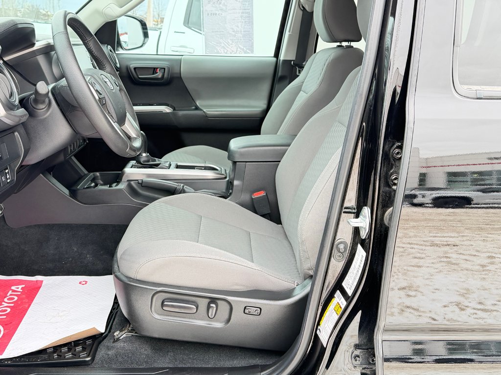 2023 Toyota Tacoma D-CAB SR5 4X4 / 36.000KM WOW / BCP ACCESSOIRES / in Thetford Mines, Quebec - 30 - w1024h768px