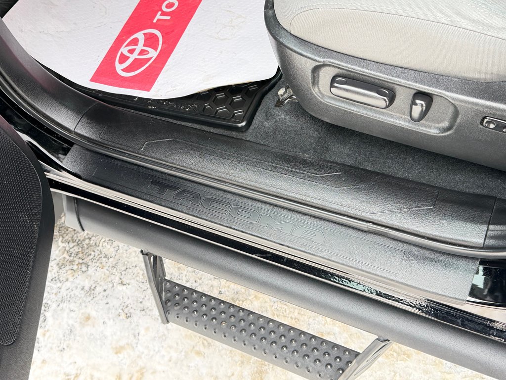 2023 Toyota Tacoma D-CAB SR5 4X4 / 36.000KM WOW / BCP ACCESSOIRES / in Thetford Mines, Quebec - 31 - w1024h768px