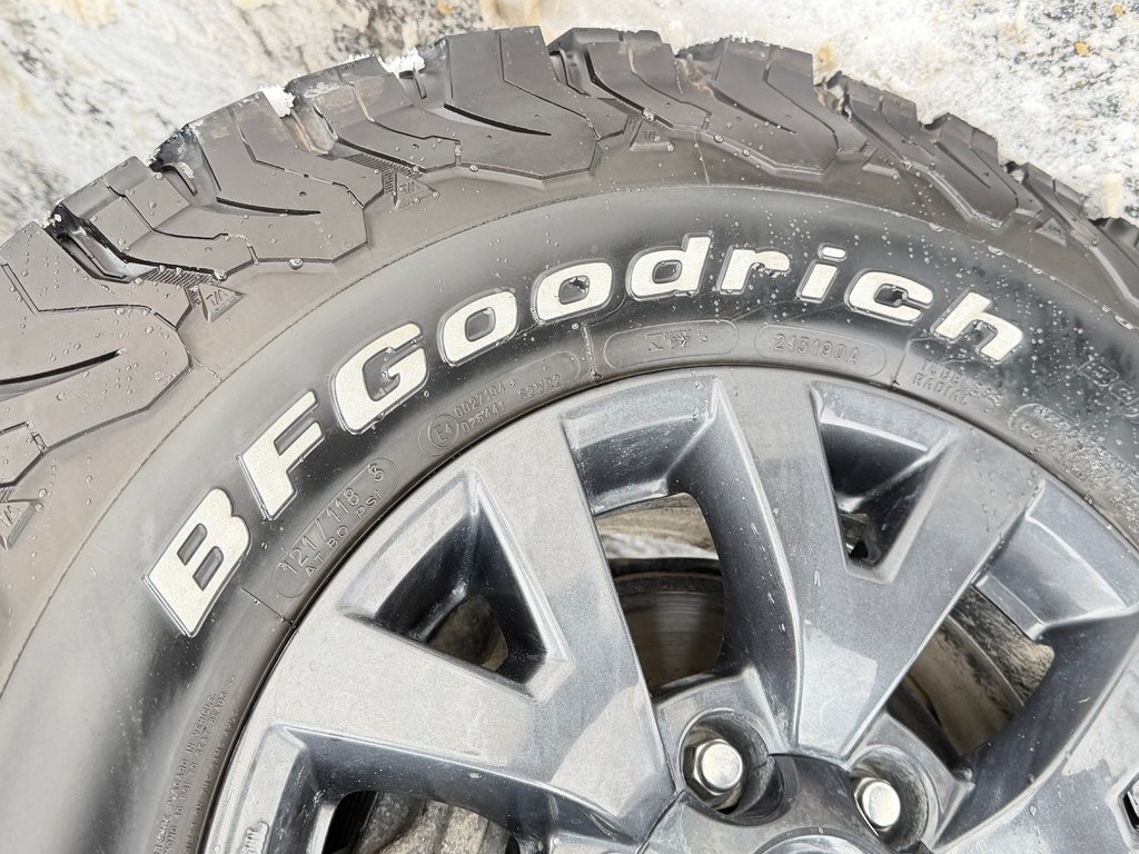 2023 Toyota Tacoma D-CAB SR5 4X4 / 36.000KM WOW / BCP ACCESSOIRES / in Thetford Mines, Quebec - 15 - w1024h768px