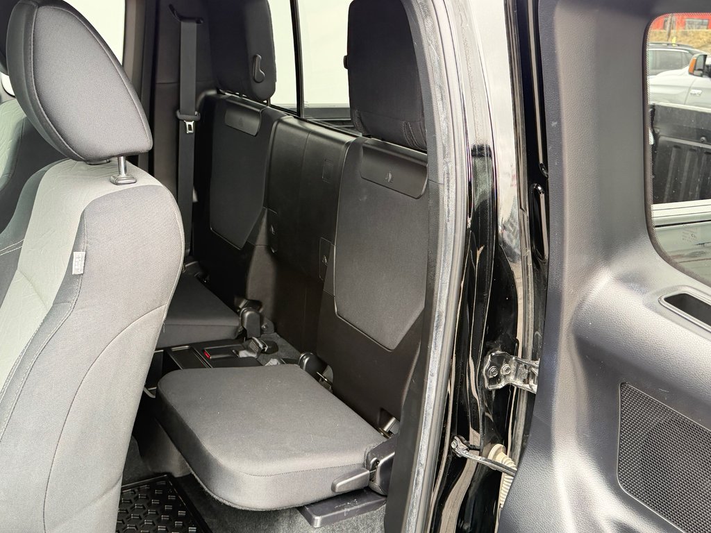 2023 Toyota Tacoma TRD OFF ROAD 4X4 / 20.400KM / PEA 30-03-28=100KM / in Thetford Mines, Quebec - 61 - w1024h768px