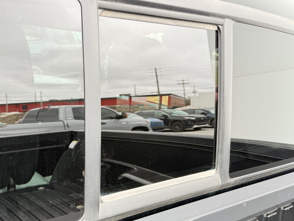 2023 Toyota Tacoma TRD OFF ROAD 4X4 / 20.400KM / PEA 30-03-28=100KM / in Thetford Mines, Quebec - 63 - w1024h768px