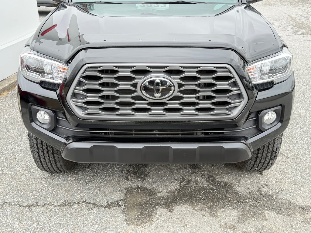 2023 Toyota Tacoma TRD OFF ROAD 4X4 / 20.400KM / PEA 30-03-28=100KM / in Thetford Mines, Quebec - 13 - w1024h768px