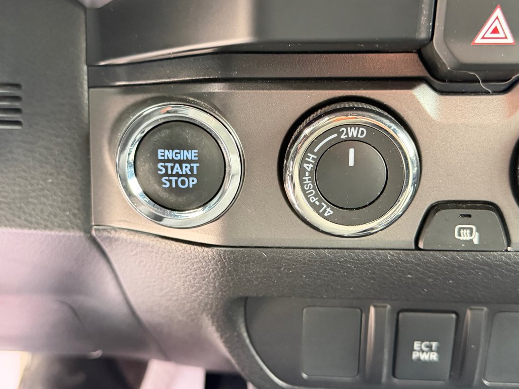 2023 Toyota Tacoma TRD OFF ROAD 4X4 / 20.400KM / PEA 30-03-28=100KM / in Thetford Mines, Quebec - 47 - w1024h768px