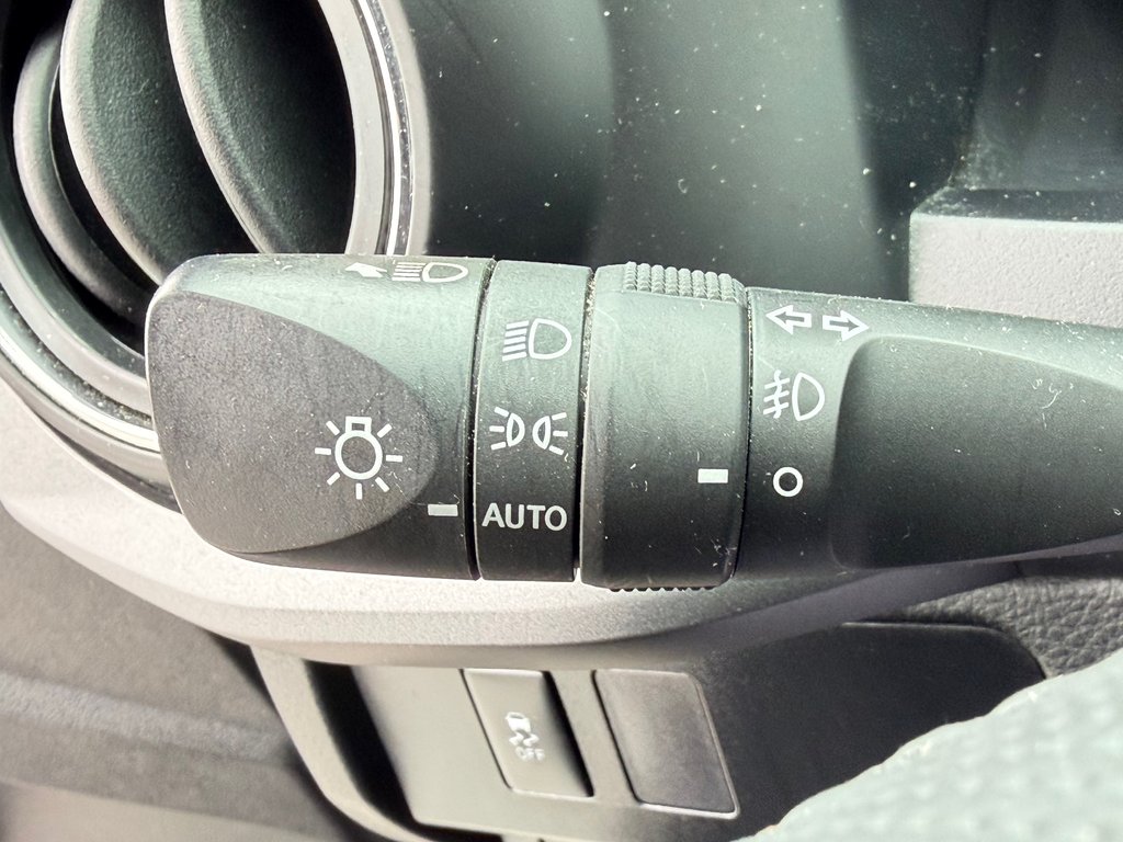 2023 Toyota Tacoma TRD OFF ROAD 4X4 / 20.400KM / PEA 30-03-28=100KM / in Thetford Mines, Quebec - 38 - w1024h768px