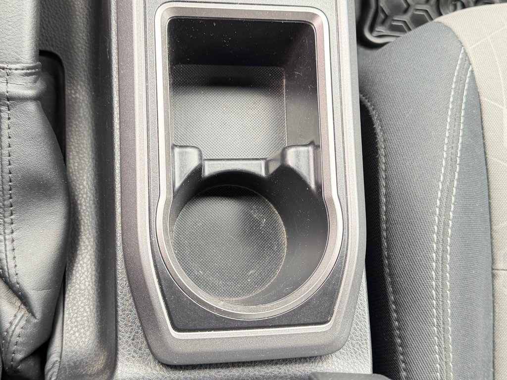 2023 Toyota Tacoma TRD OFF ROAD 4X4 / 20.400KM / PEA 30-03-28=100KM / in Thetford Mines, Quebec - 53 - w1024h768px