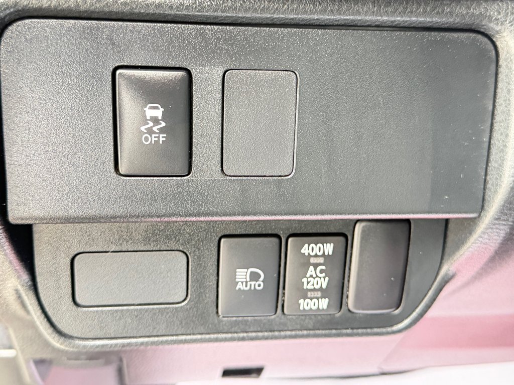 2023 Toyota Tacoma TRD OFF ROAD 4X4 / 20.400KM / PEA 30-03-28=100KM / in Thetford Mines, Quebec - 34 - w1024h768px