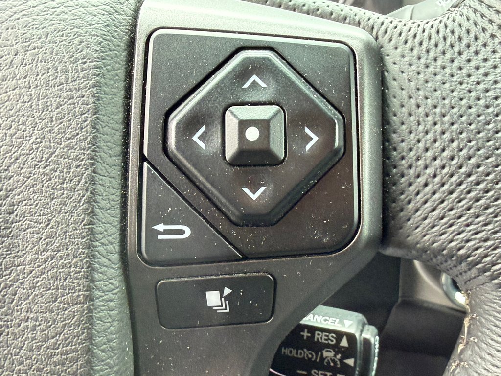 2023 Toyota Tacoma TRD OFF ROAD 4X4 / 20.400KM / PEA 30-03-28=100KM / in Thetford Mines, Quebec - 39 - w1024h768px