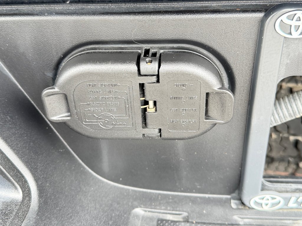 2023 Toyota Tacoma TRD OFF ROAD 4X4 / 20.400KM / PEA 30-03-28=100KM / in Thetford Mines, Quebec - 26 - w1024h768px