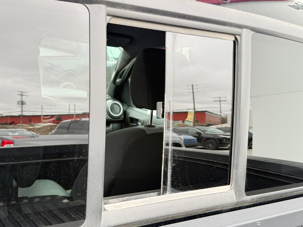 2023 Toyota Tacoma TRD OFF ROAD 4X4 / 20.400KM / PEA 30-03-28=100KM / in Thetford Mines, Quebec - 64 - w1024h768px